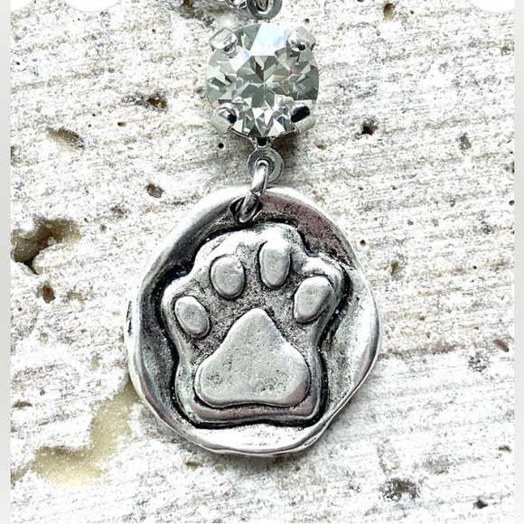 NWT VB&Co Artisan Paw Print Pendant with Swarovski Crystal Stainless Steel Chain - Picture 2 of 3